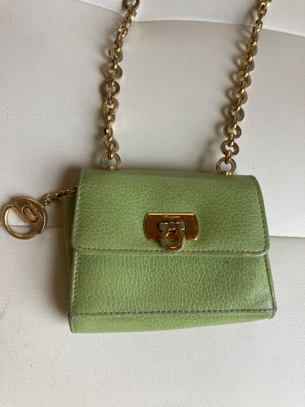 Salvatore Ferragamo CUTE tiny purse with gold chain - Picture 4 of 5